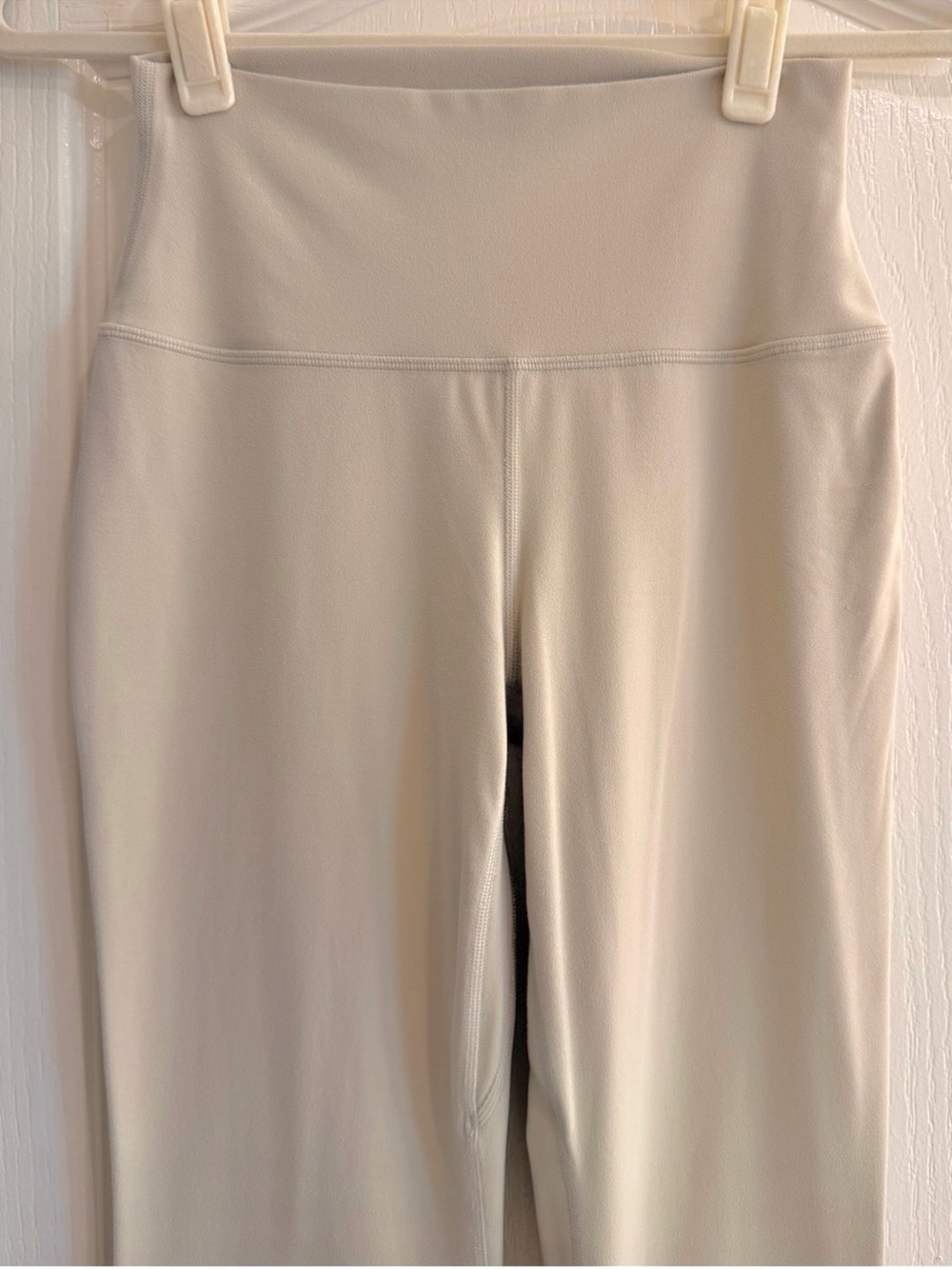 Aritzia leggings - Picture 2 of 4